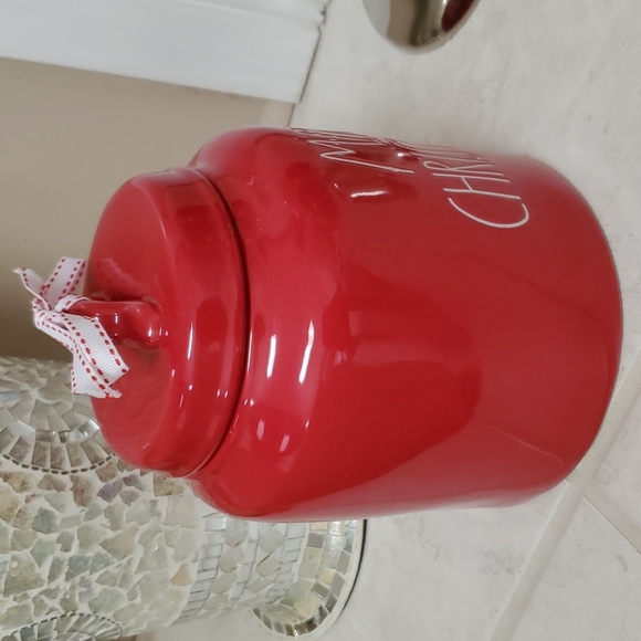 🎅 Rae Dunn MERRY CHRISTMAS Canister 🎅 - Picture 6 of 8